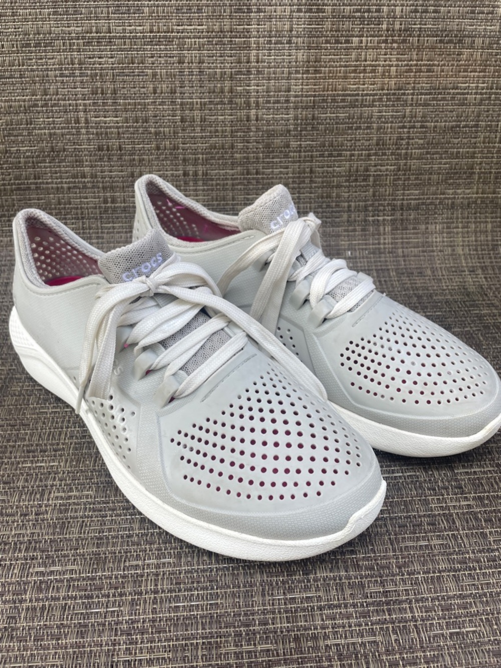 Crocs LiteRide Pacer Sneaker - Really Nice Condition Sz 9 - Taupe Beige